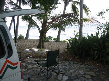 Ozean hinterm Camper